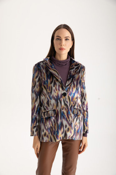 Front of the Spotlight Jacket style 485-15200 from Isle in the velvet multi print