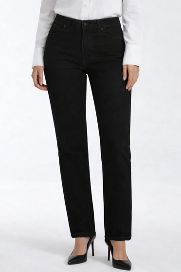 Front of the Classic Straight Leg Jeans style PR-140 from Carreli Jeans in the color black