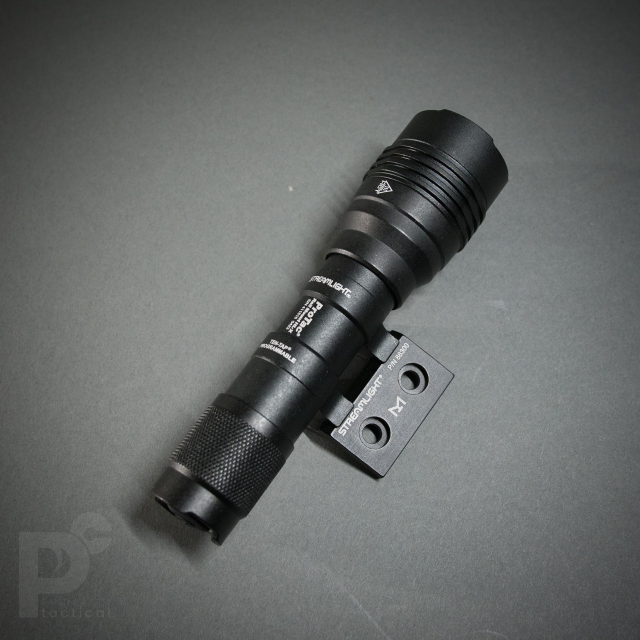 streamlight 1000 lumen flashlight 88126 ProTac Rail Mount HL-X Pro 1,000-Lumen Gun Light High lumen tactical light that is USB rechargeable so you can charge on Streamlight ProTac HL-X 1000 Lumen