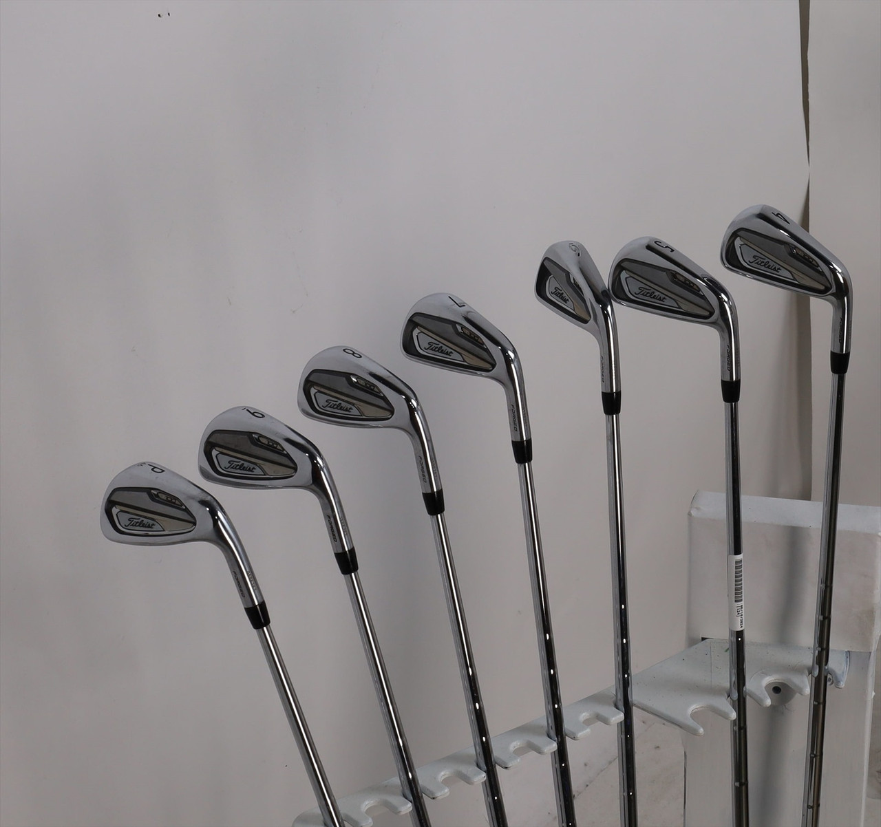 Titleist T100 Iron Set 4-Pw Extra Stiff Flex Dynamic Gold
