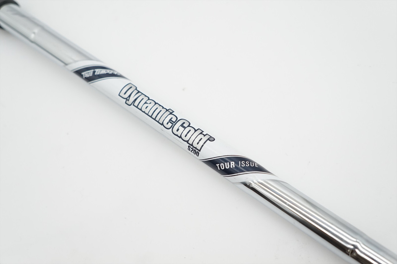 True Temper Dynamic Gold Tour Issue S200 120G 33