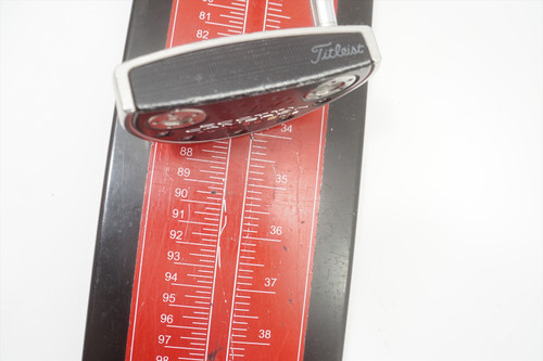 Putter Titleist Scotty Cameron Futura 34 Pouces Droitier - Occasion Avec Couvre-putter, Grip Rouge, Tige Acier