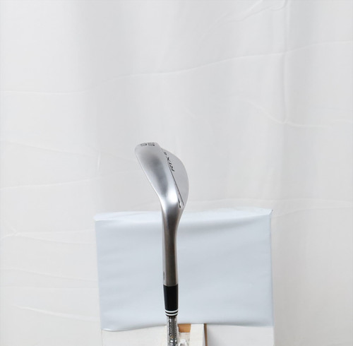 Cleveland Rtx 6 Zipcore Tour Satin Wedge 56°-8 Low+ 12639252 Good Left Hand Cleveland Rtx 6 Zipcore Tour Satin Wedge 56°-8 Low+ 12639252 Good Left Hand