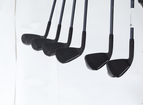 Varathron　ブラックメタル black l ZX7 Mk II Black Chrome Irons | Dunlop Sports US