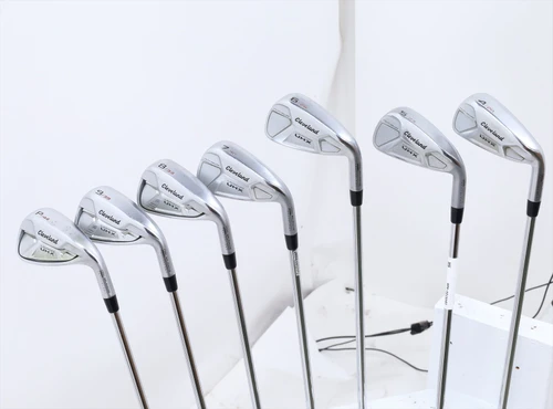 Cleveland Launcher Uhx Iron Set 4-Pw Stiff Flex Dynamic Gold Steel 13943674 Good