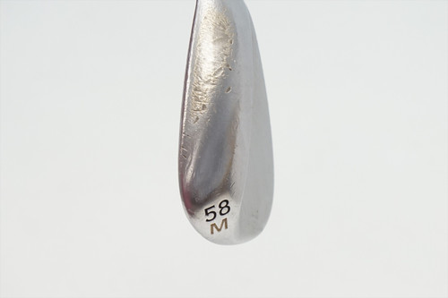 Titleist - まりえ See close-up images of Titleist's limited-edition 54-degree