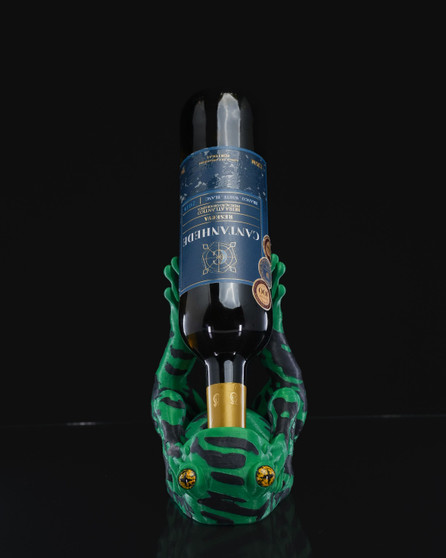 Chameleon Wine Holder | Reptile-Inspired Wine Bottle Stand | Bold Sculptural Bar Décor