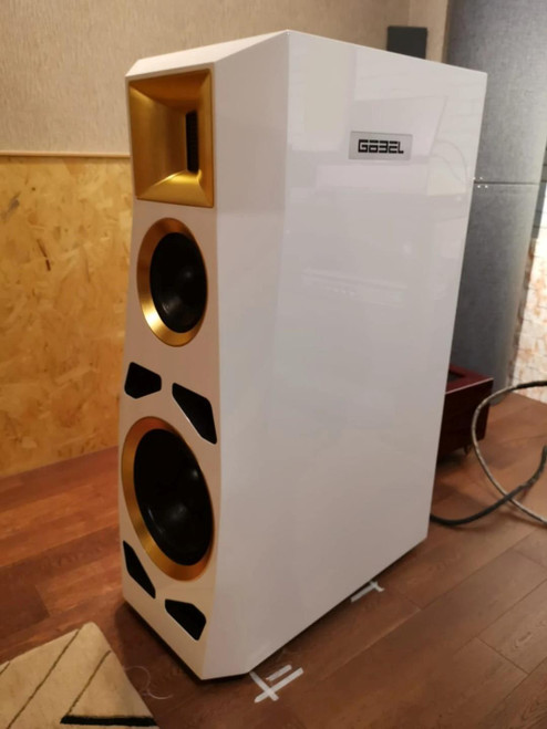 Gobel Divin Marquis Speakers Boxed
