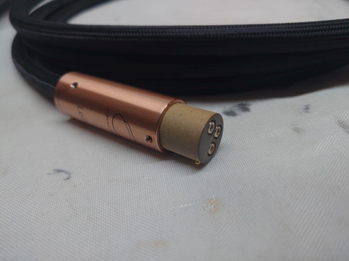 Argento Organic Reference 1.5m XLR Interconnects
