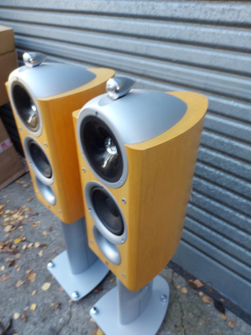 KEF Ref 201 Speakers & Stands Boxed
