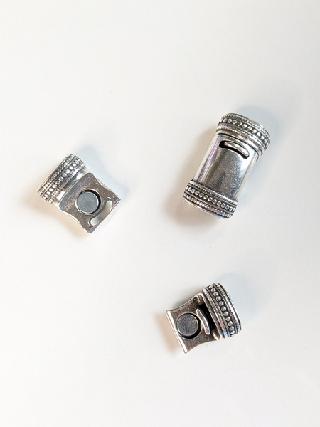 LL Regal Magnetic Clasp