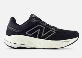 W New Balance 860 v14 Black