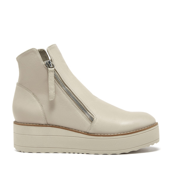 Vanilla Leather Vanilla Leather