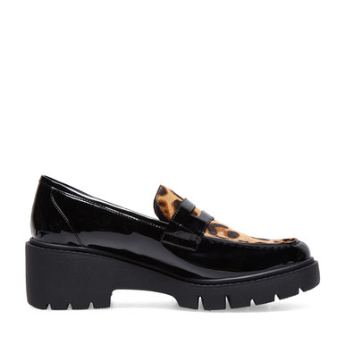 フラットシューズ Carel Leopard Print Penny Loafers With Glossy Finish Woman Leopard Print Loafer, Woman Loafer, Leopard Print Flat