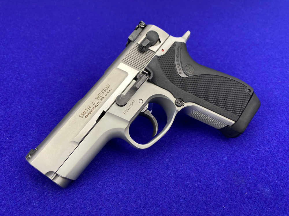 Smith Wesson Shorty Forty MKIII .40 S&W *DESIRABLE LEW HORTON