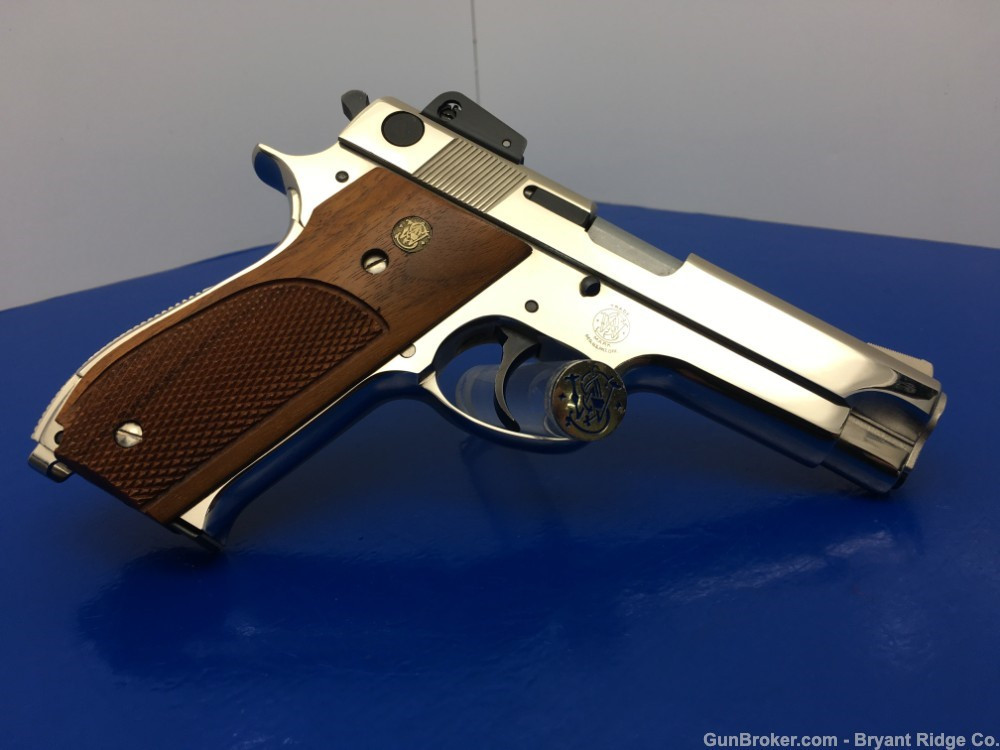 1982 Smith and Wesson Model 539 9mm Nickel Finish 4