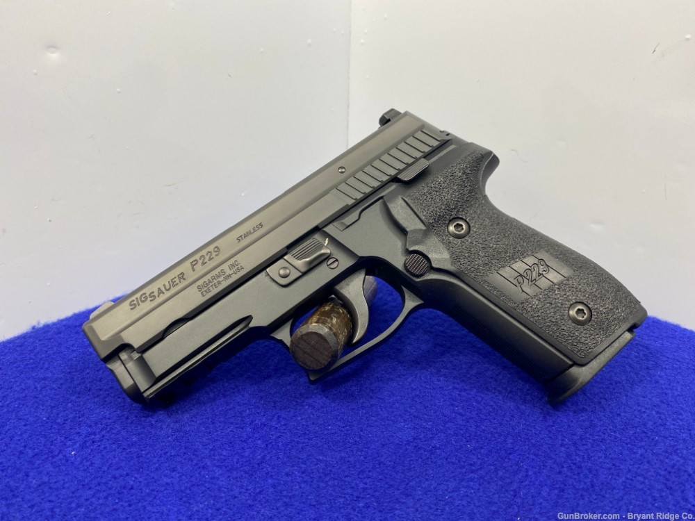 SOLD* Sig Sauer P229 .40S&W Black 3.9