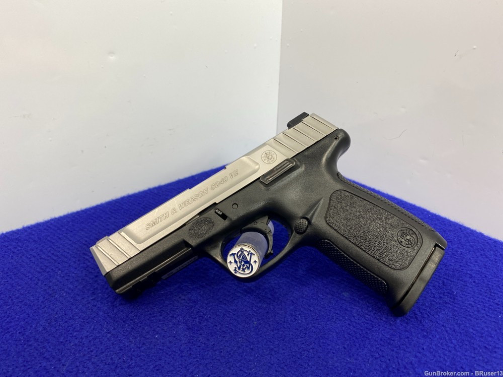 SOLD* Smith Wesson SD40VE .40 S&W Stainless *FANTASTIC SELF