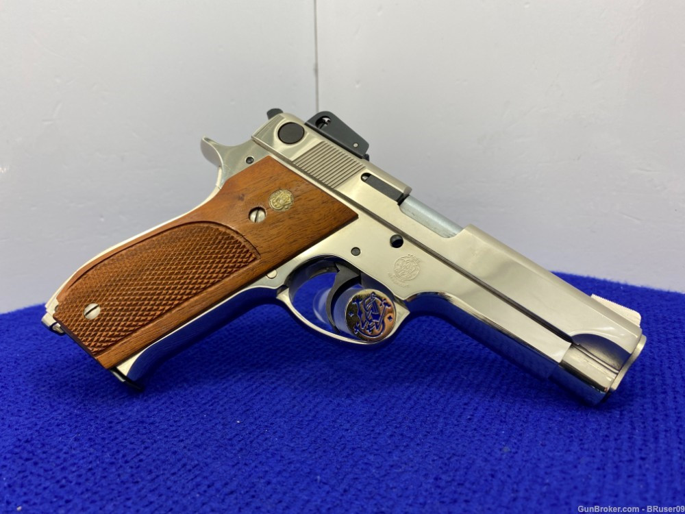 SOLD* 1982 Smith Wesson 439 9mm 4