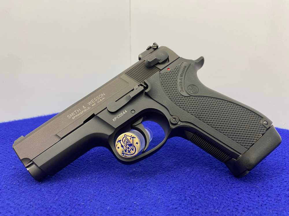 SOLD* 1995 Smith Wesson Shorty Forty MKIII .40S&W -LEW HORTON