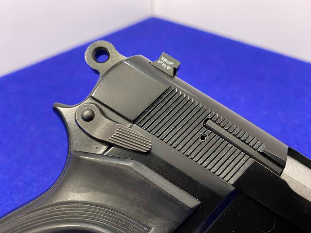 2004 Browning Hi-Power Mark III 40S&W Blue 4 5/8