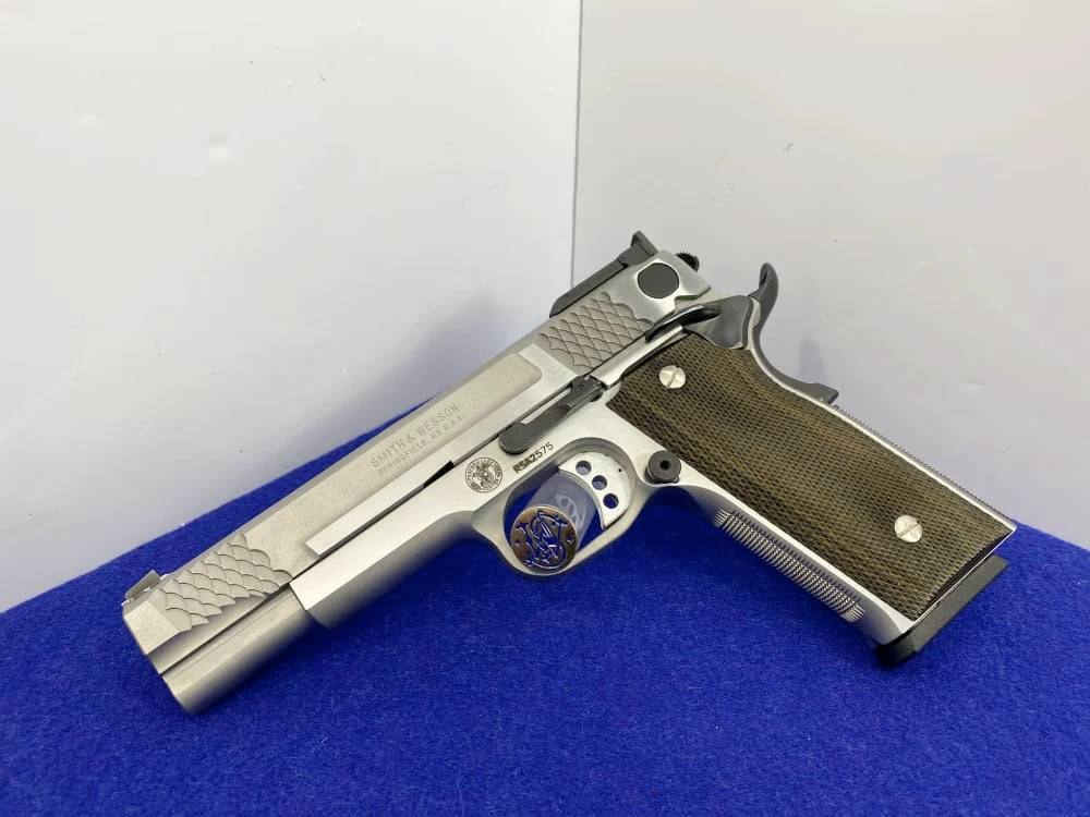 Smith Wesson 945-1 .45 ACP Stainless 5