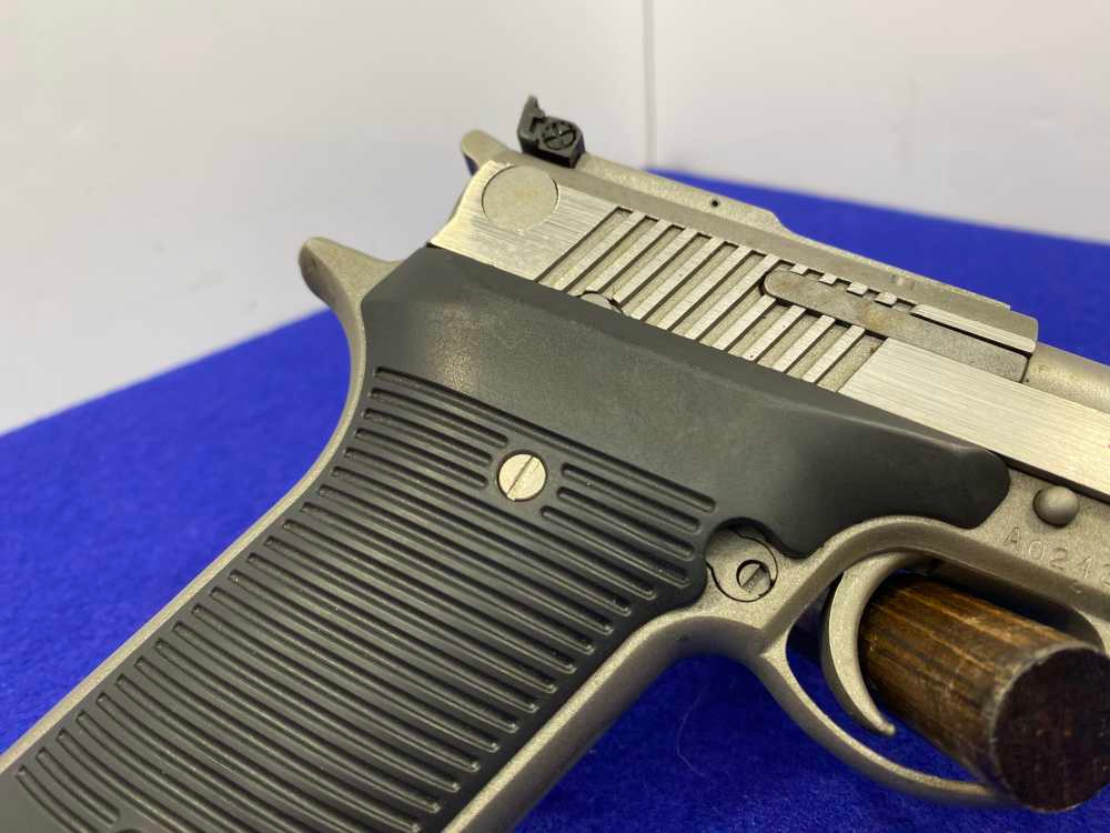 IAI Automag III .30 Carbine 6.5