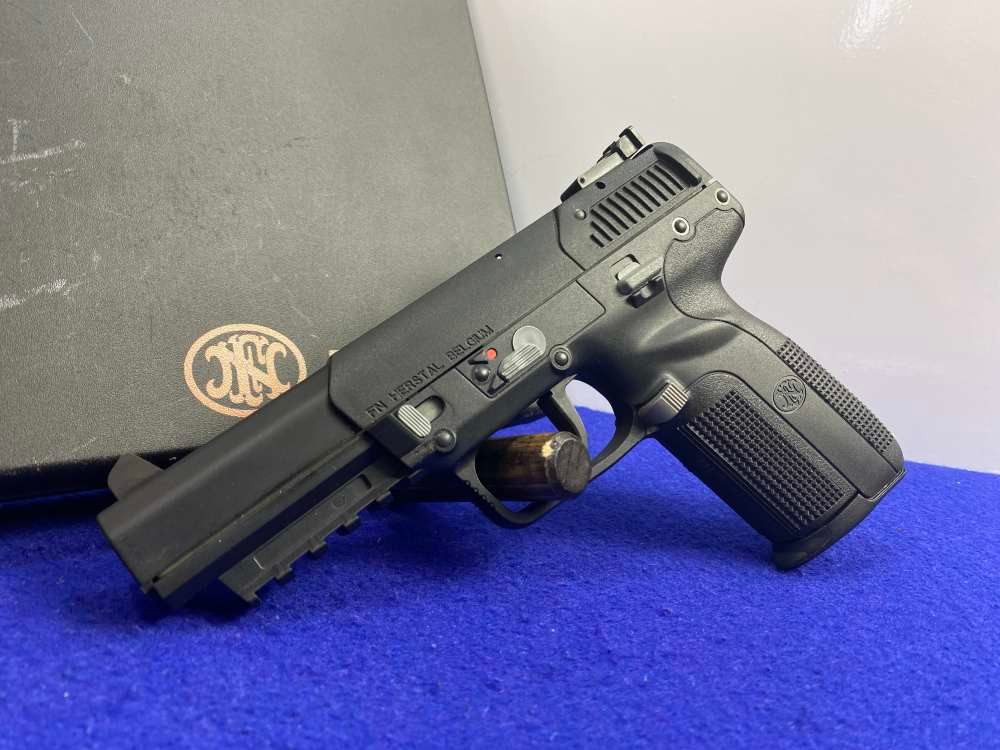 FNH Five-SeveN 5.7x28mm Black *POPULAR, LIGHTWEIGHT, POLYMER FRAME