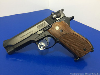 1974 Smith & Wesson Model 39-2 Blue 9MM 4" 