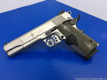 Smith and Wesson SW1911 .45 ACP Stainless 5"