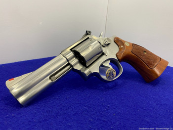 1982 Smith Wesson 686 357mag Stainless 4" *VERY DESIRABLE NO-DASH 4" MODEL*