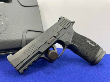 Sig Sauer P365 XMACRO 9mm 3.7" Black *HIGH CAPACITY CONCEALMENT PISTOL*