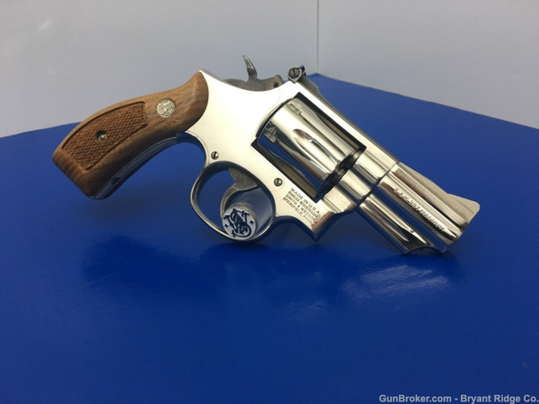 Smith and Wesson 19 .357mag 2.5" *RARE NICKEL FINISH* Simply Gorgeous Piece