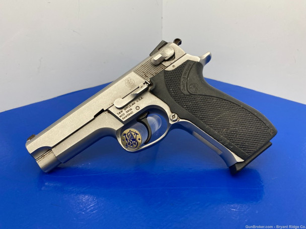 Smith & Wesson Model 5906 9mm Stainless 4" INCREDIBLE SEMI AUTO PISTOL!*