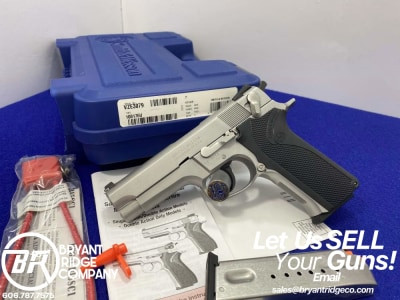 Smith Wesson 5906 9mm Stainless 4" *FACTORY DEMO FOR SHOW USE EXAMPLE* NOS