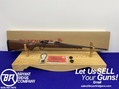 Winchester 70 Featherweight .243 Win 22" *FLEUR-DE-LIS CHECKERED STOCK*-GID1169608742