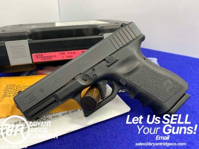 Glock 19 Gen3 9mm 4.02" Black *ULTRA-RELIABLE SEMI-AUTOMATIC HANDGUN*
