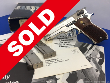 1983 Smith Wesson 439 9mm Model 4