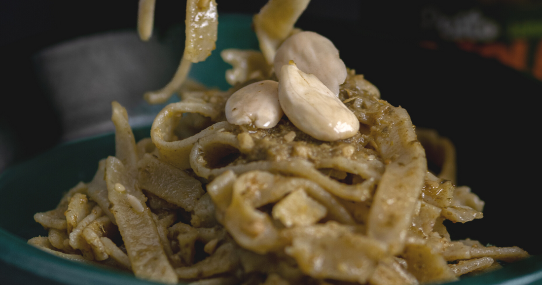 Tagliatelle verdi con pesto di rucola e mandorle Servadei