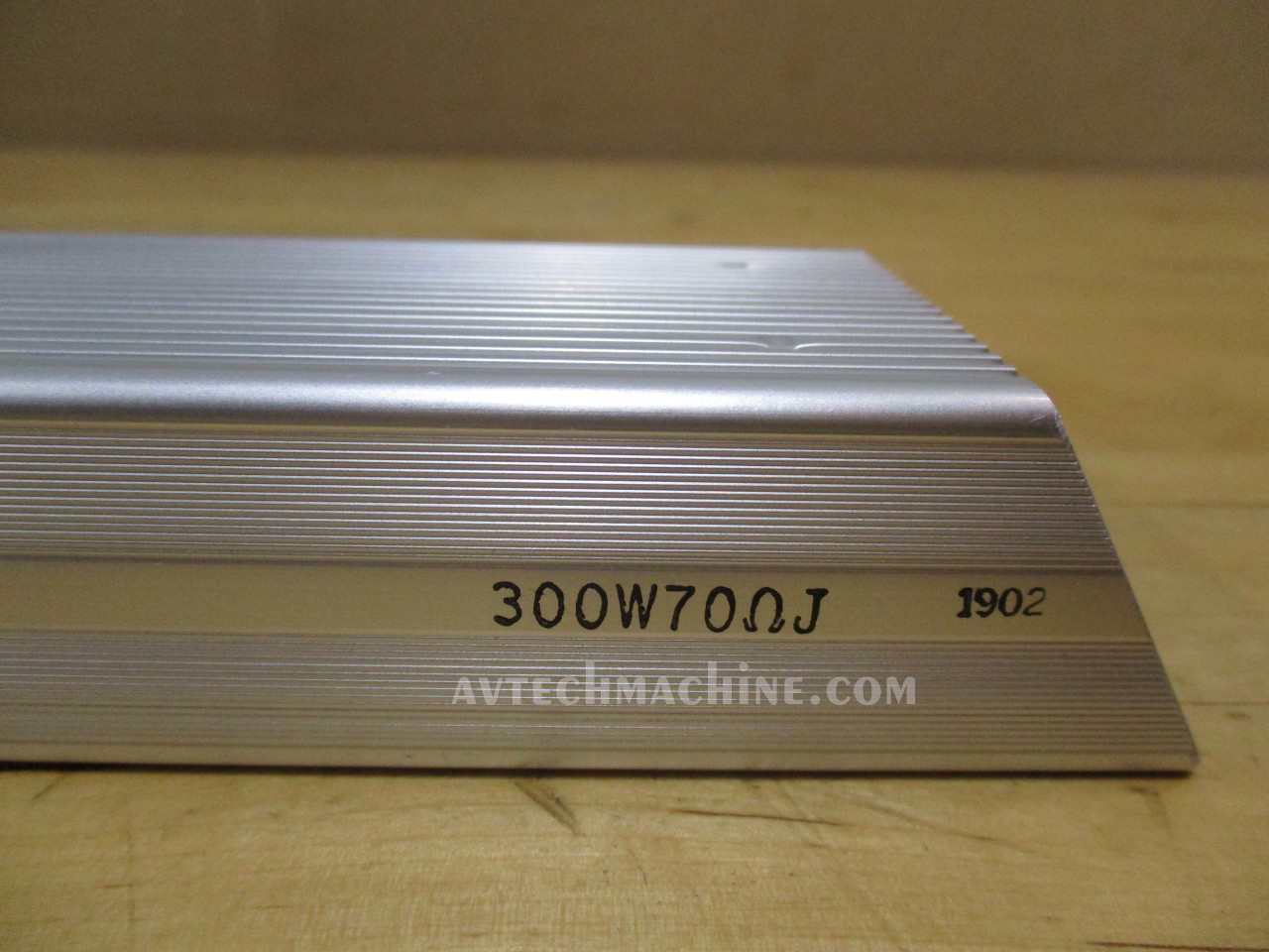 BR300W070-S