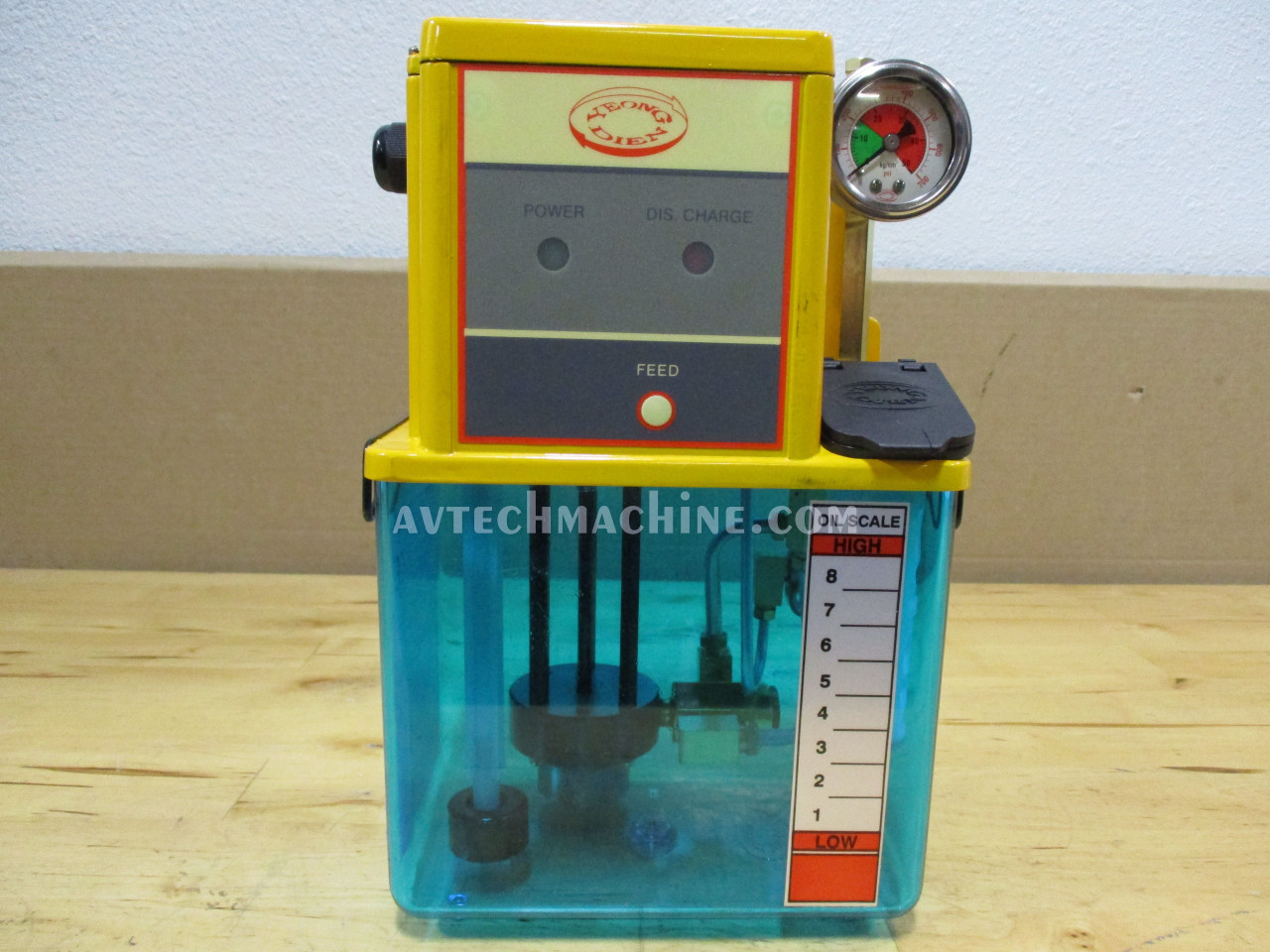 Pompe De Lubrification Yeong Dien MFE-301FW-T2P - Réservoir 2L 110V Pour Machines CNC Industrielles