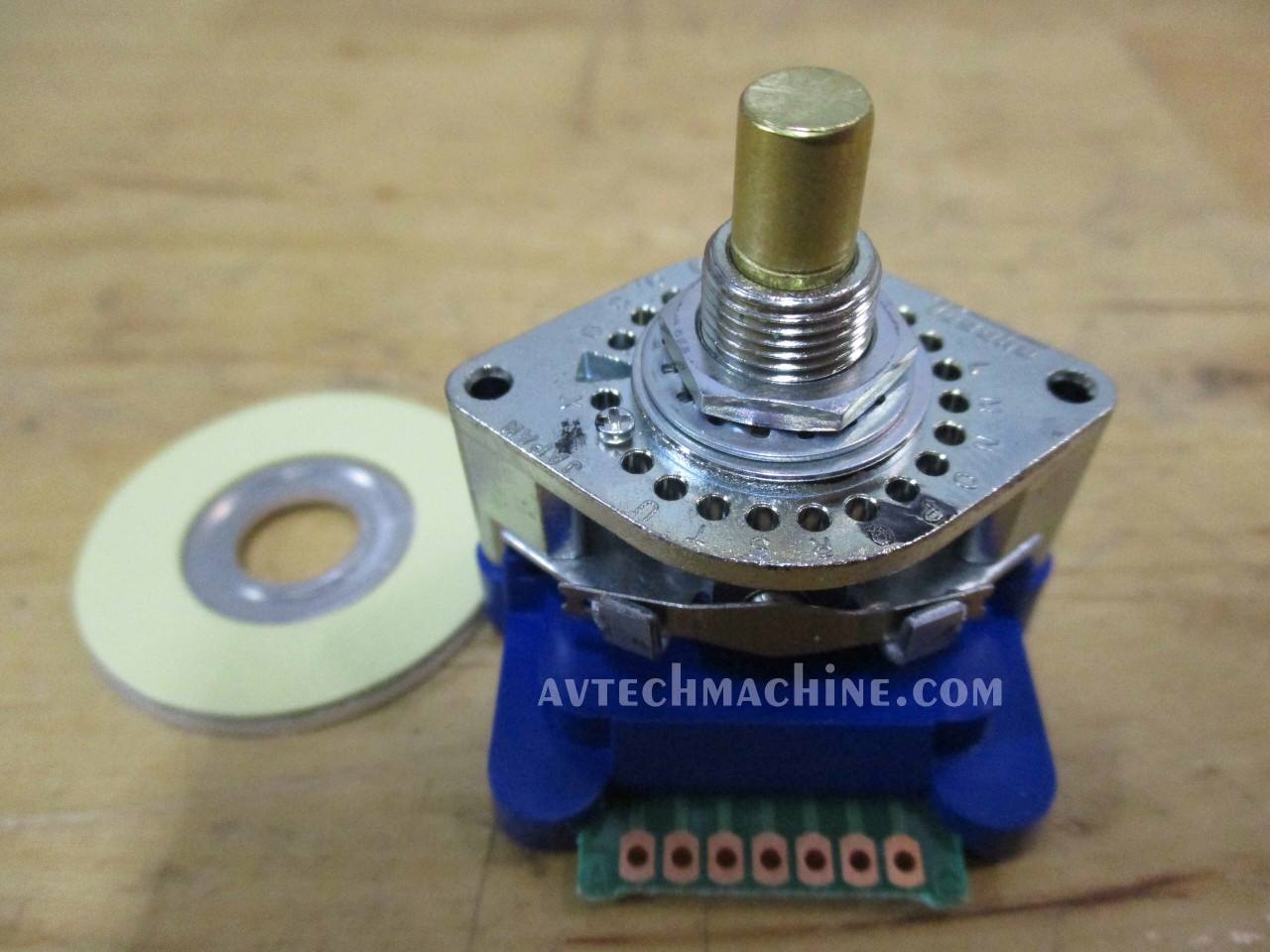 DPP02-010N16R Tosoku Digital Code Rotary Switch 30 Degree Angle