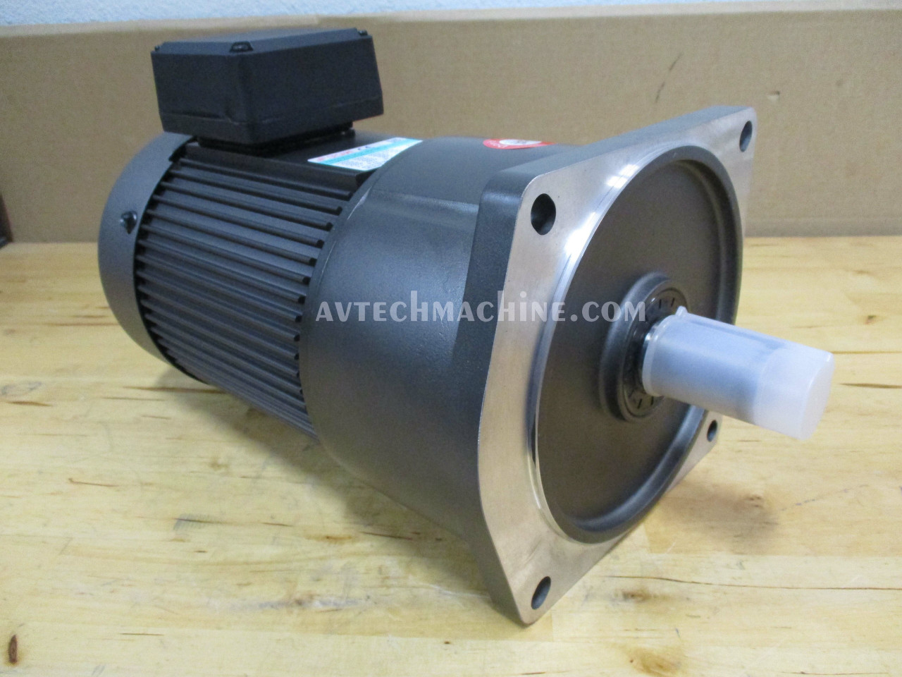 G13V750U-15