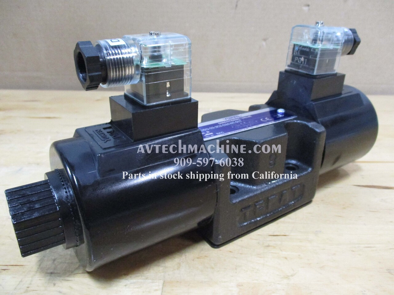 DSG-03-3C2-D24-N1-51T Yuken Hydraulic Solenoid Valve Coil DC24