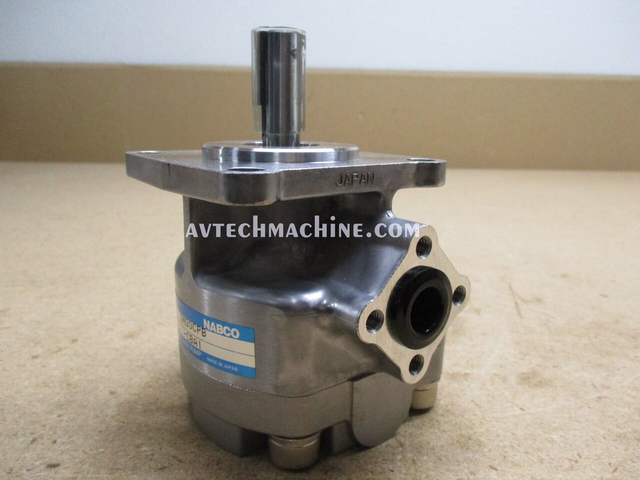 GN20CPB Nabco Hydraulic Gear Pump Operational Pressure 200Kg