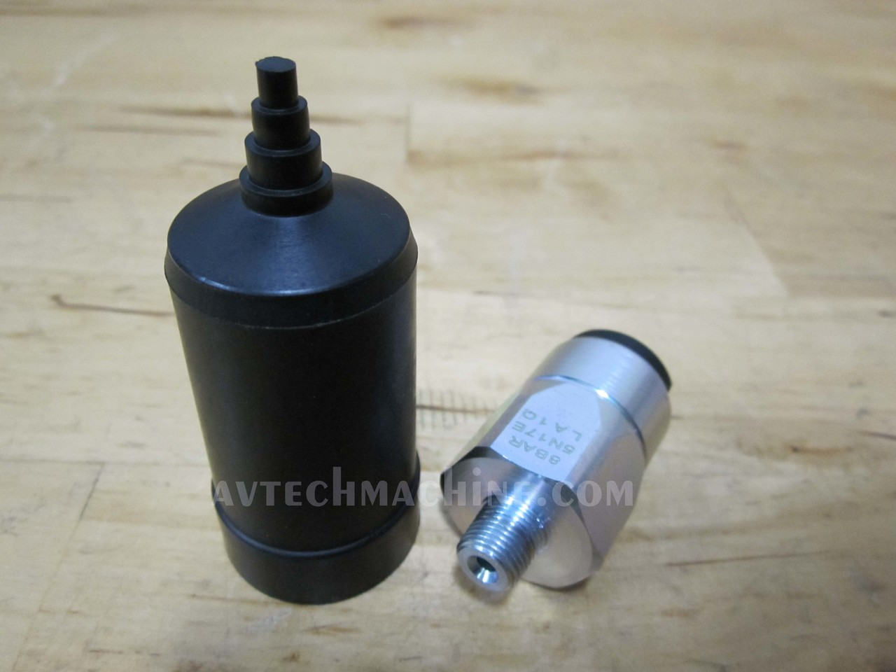 DBS0B008