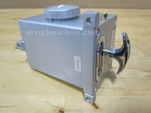 Left CTA-8 Type Hand-Pull Manual Lubricators Bijur 8cc 