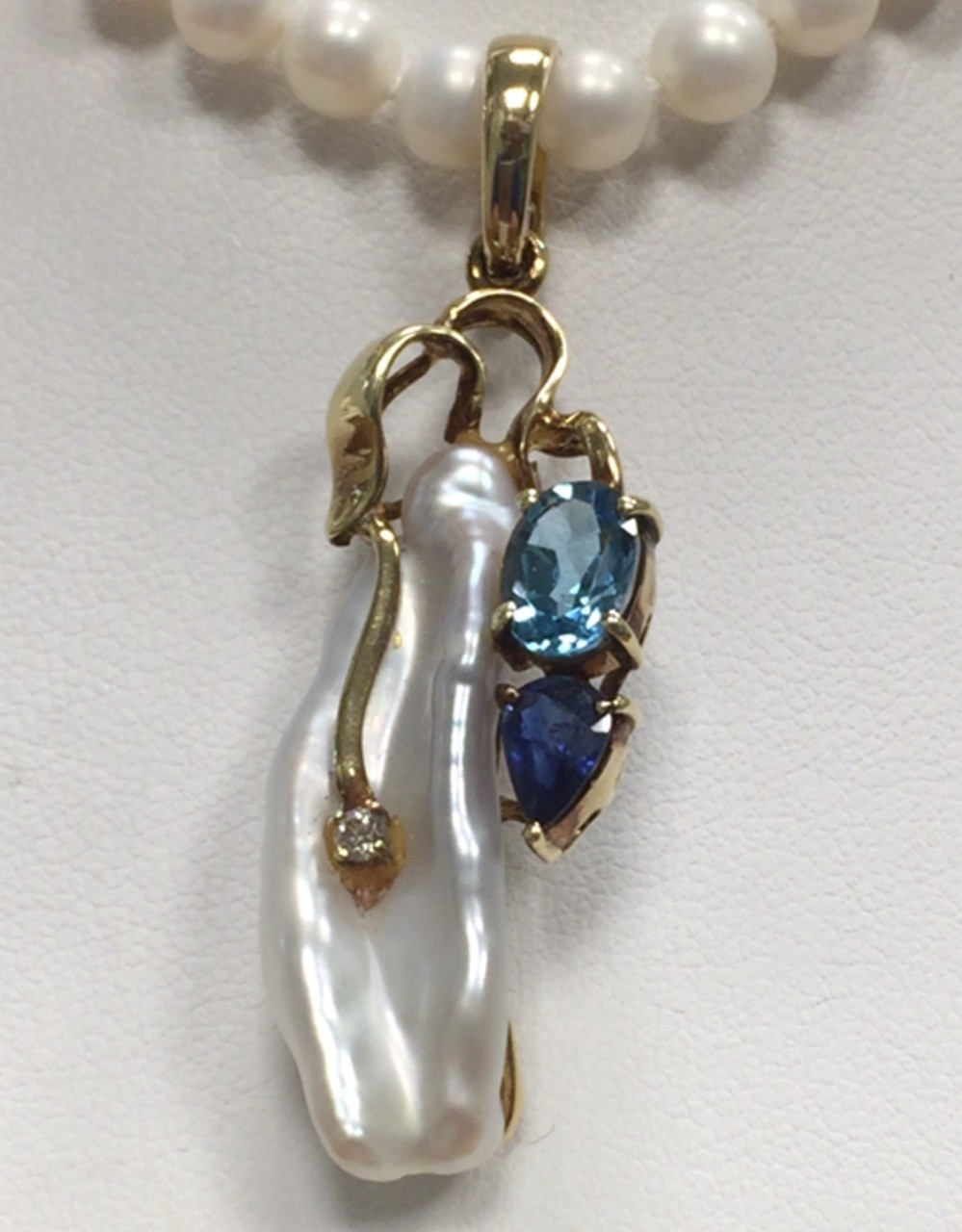 Freshwater cultured pearl necklace enhancer