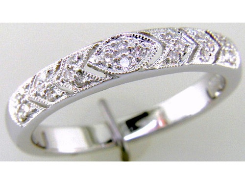 Custom design MQ/chevron pattern diamond band