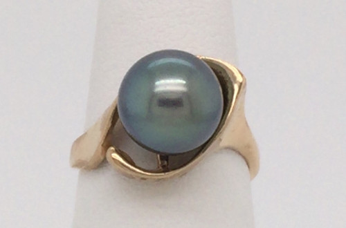 Tahitian cultured pearl